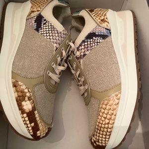 Micheal Kors Lindy Trainer shoe